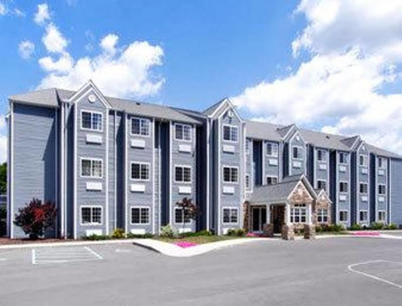 Microtel Inn & Suites By Wyndham Hazelton/Bruceton Mills Bagian luar foto